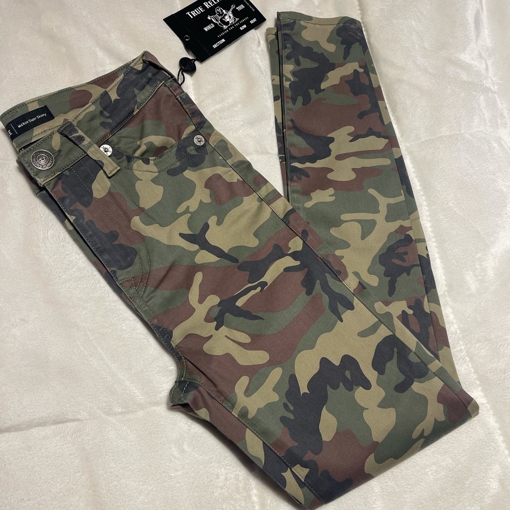 NWT True Religion Halle Mid Rise Super Skinny